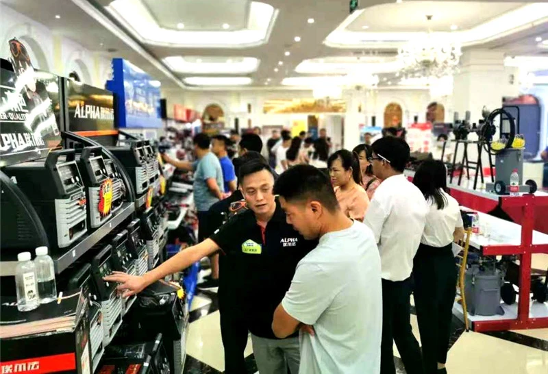 Triển lãm trong nước và nước ngoài